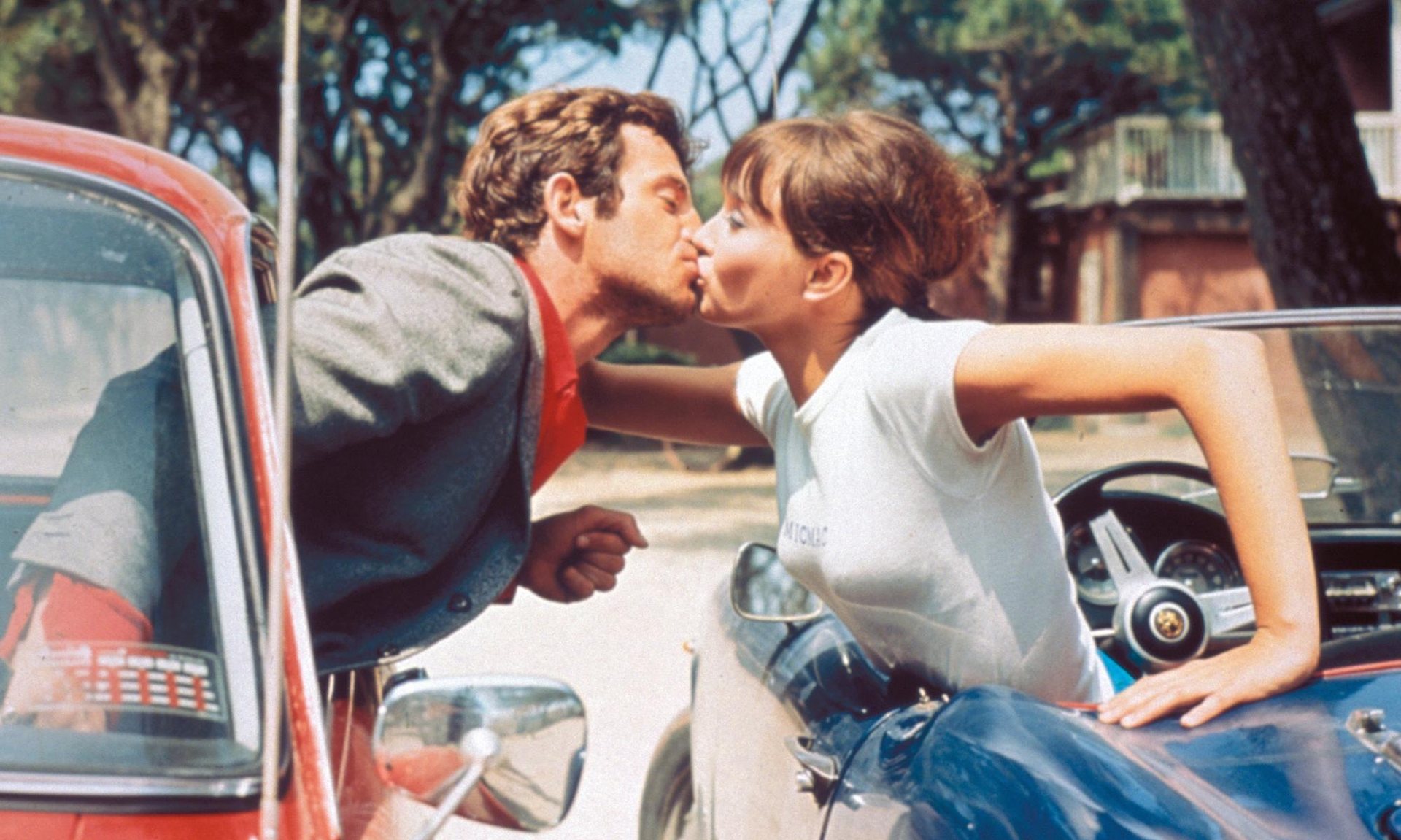 due persone che si baciano in un film